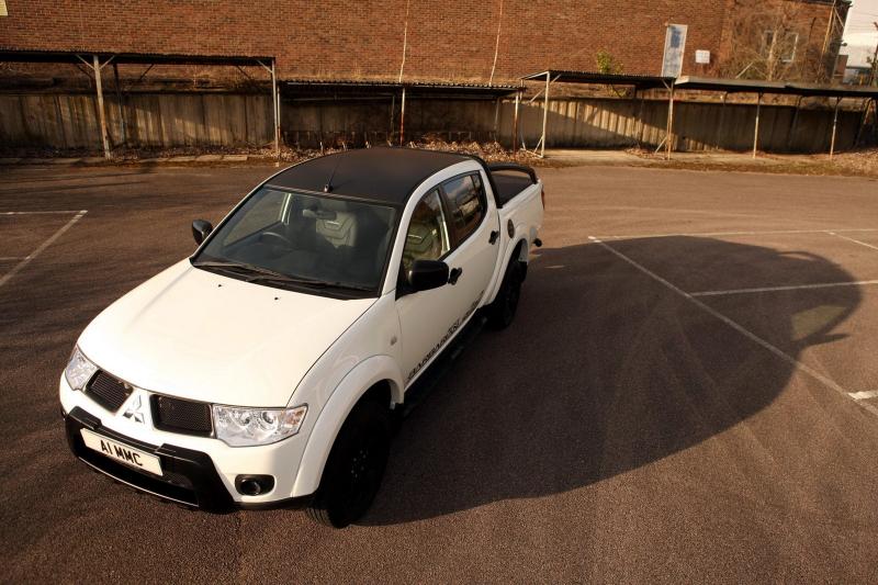 ชื่อ:  Mitsubishi-L200-Barbarian-Black-11_800.jpg
ครั้ง: 3167
ขนาด:  76.3 กิโลไบต์