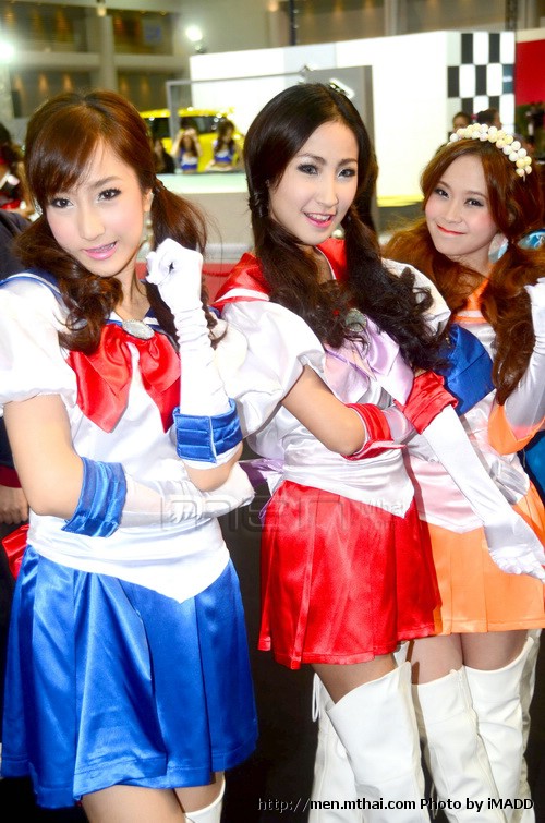 ชื่อ:  autosalon12_04.jpg
ครั้ง: 507
ขนาด:  158.0 กิโลไบต์