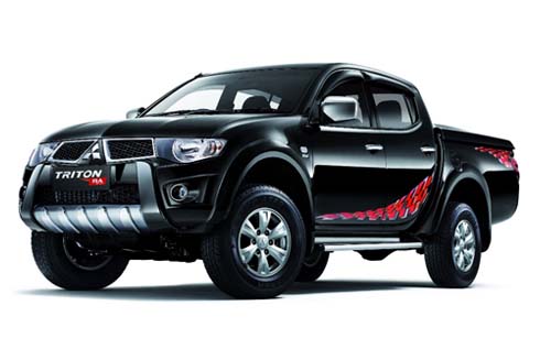 ชื่อ:  2012-Mitsubishi-Triton-RA-Edition-showroom.jpg
ครั้ง: 3672
ขนาด:  19.4 กิโลไบต์