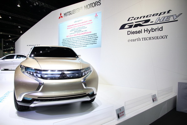 ชื่อ:  Mitsubishi-GR-HEV-Concept-03.jpg
ครั้ง: 972
ขนาด:  86.7 กิโลไบต์