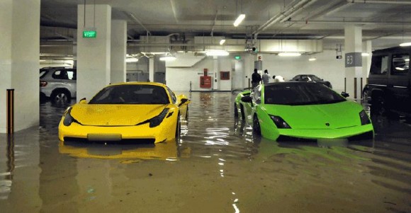 ชื่อ:  000-flood-damaged-exotic-cars_1307421705.jpg
ครั้ง: 513
ขนาด:  47.1 กิโลไบต์