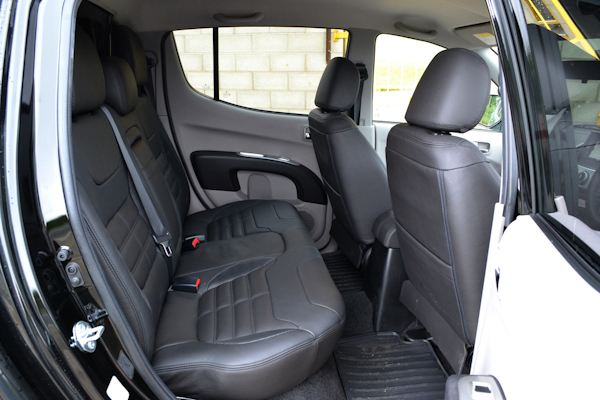 ชื่อ:  Mitsubishi-L200-Barbarian-Black-Passenger.jpg
ครั้ง: 250
ขนาด:  218.0 กิโลไบต์